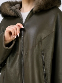 Дубленка зимняя натуральная с капюшоном оверсайз