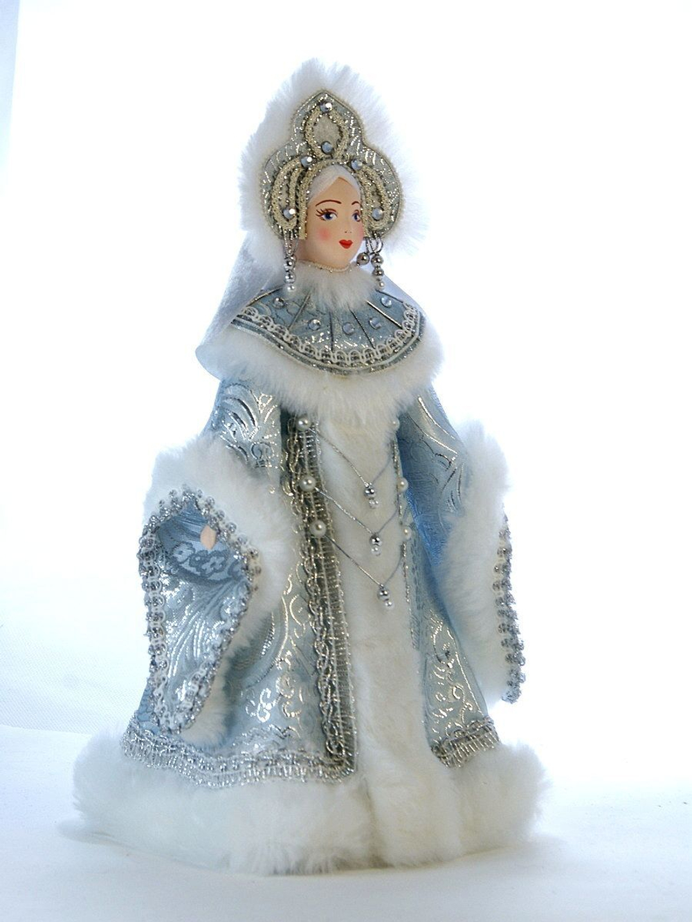 Кукла фарфоровая Снегурочка под елку