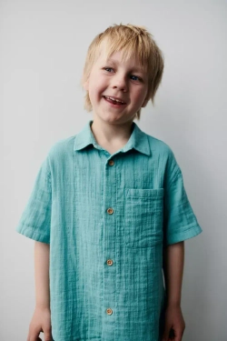 ZARA РУБАШКА ИЗ РЕЛЬЕФНОЙ ТКАНИ С КАРМАНОМ, СИНИЙ