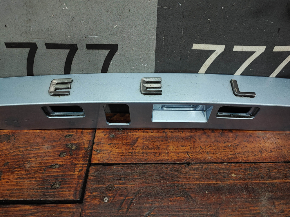 Накладка крышки багажника Geely Boyue Cool Б/У Оригинал 8893193524