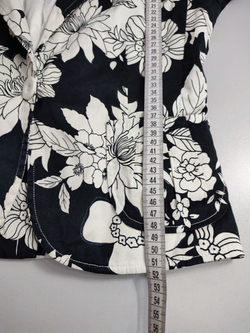 Жакет MissCode с цветами 46 размер