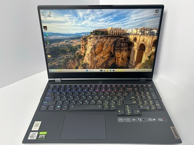 Ноутбук Lenovo Legion 7-15IMH05 (81YT0017RU) 15.6"/Intel Core i7-10750H/RAM 16GB/SSD 512GB/GeForce RTX 2070 8GB Max-Q Design 8GB/1920x1080/IPS 144Hz/Windows 11/Подсветка кл-ры: RGB/Серый. Состояние: Уценка/царапины на матрице
