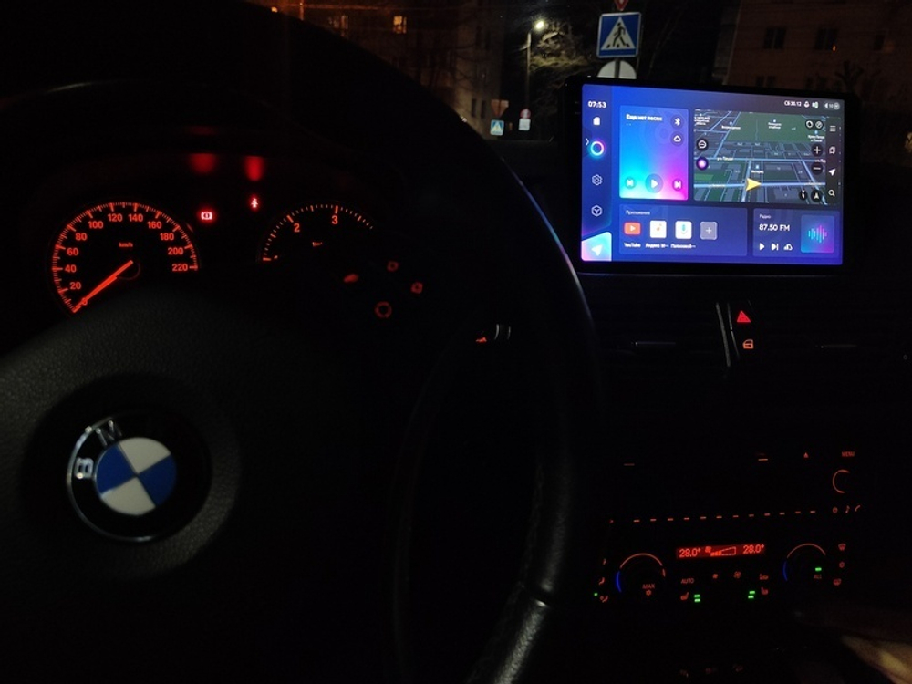 Магнитола BMW X1 E84 2009-2014 CIC - FarCar 9595CIC монитор 10.36" QLED на Android 14, TS18, CarPlay, 4G SIM-слот