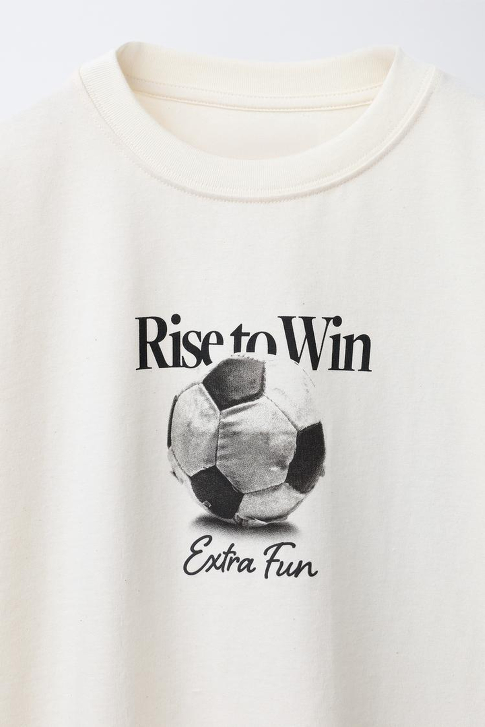 ZARA ЛОНГСЛИВС ПРИНТОМ «СПОРТ», ЭКРЮ