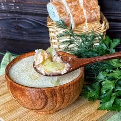 Готовый финский суп с семгой и сливками — нежный крем-суп премиум-класса. Доступен в порциях 320 мл и 1 литр. Разогрей и наслаждайтесь за 5 минут.