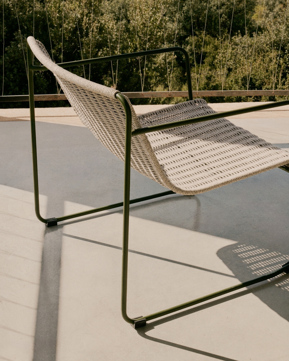 Кресло Maurina из оцинкованной стали зеленого цвета и серой веревки