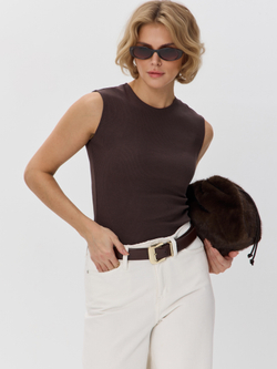 Топ облегающий со спущенным плечом