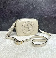 Сумка через плечо Gucci Blondie из кожи белый