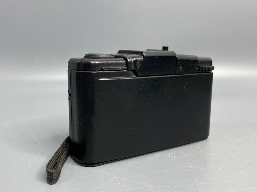 Olympus XA 1