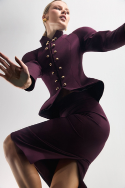 Жакет приталенный с золотыми пуговицами из вискозы