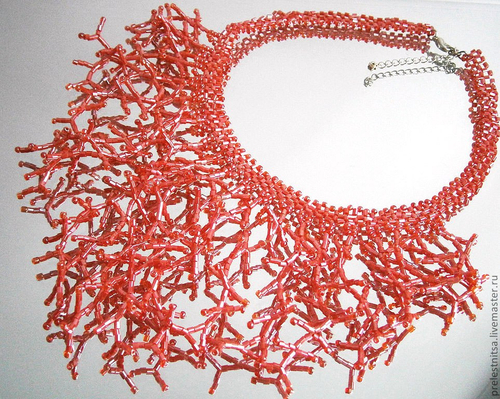 Колье из бисера красное с подвесками "Кораллы"