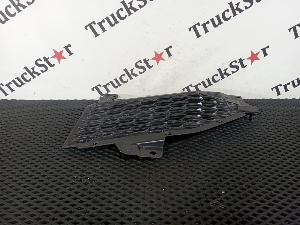 Накладка капота левая 2023г