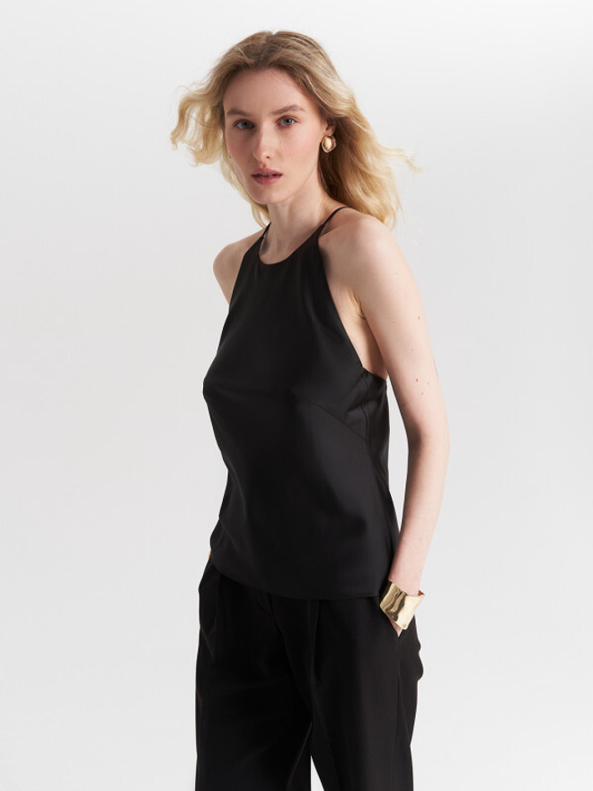 Топ с открытой спиной