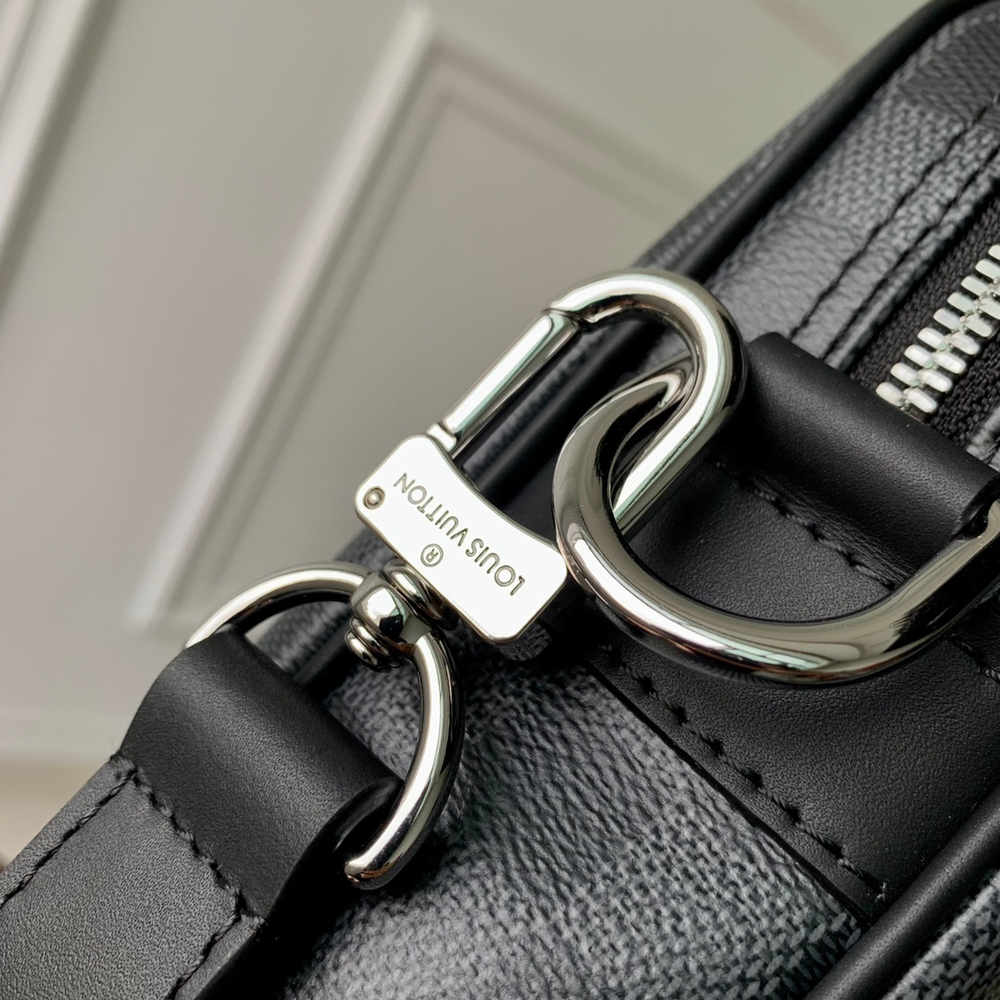 Louis Vuitton Voyage PM