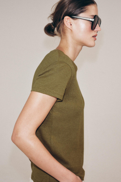 ZARA ФУТБОЛКА ИЗ ЛЬНА И ХЛОПКА С КОРОТКИМИ РУКАВАМИ, ОЛИВКОВЫЙ