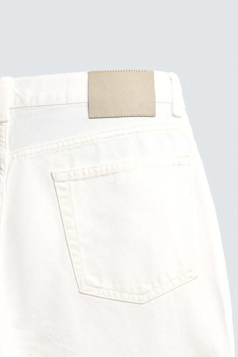 ZARA ДЖИНСЫ STRAIGHT FIT, ЖЕЛТОВАТО-БЕЛЫЙ