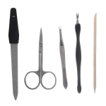 Маникюрный набор на блистере, 5 предметов «Ultramarine» (апельсиновая палочка, пилка металлическая, ножницы, пинцет и триммер).