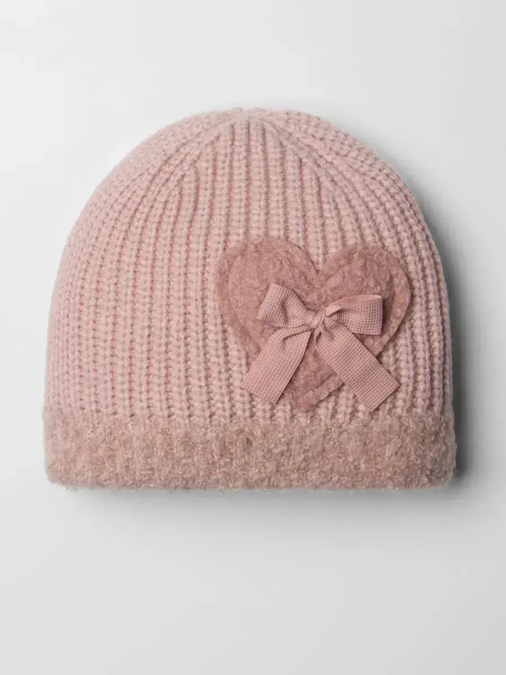 Розовая шапка для девочки на осень