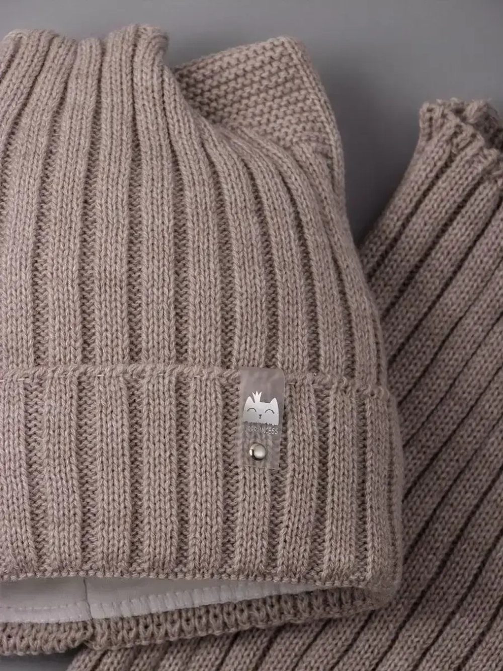 Шапка для девочки осенняя c ушками и снуд