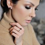 Пусеты Закрытый бутон с вишневым янтарем