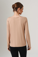 23121 Лонгслив женский (бежевый)