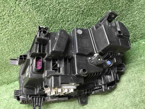 Фара правая Geely Tugella (2019-2024) LED