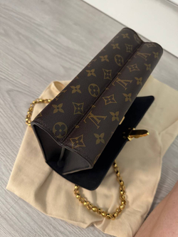 Сумка Louis Vuitton Victoire