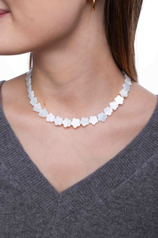 Колье Цветы из перламутра