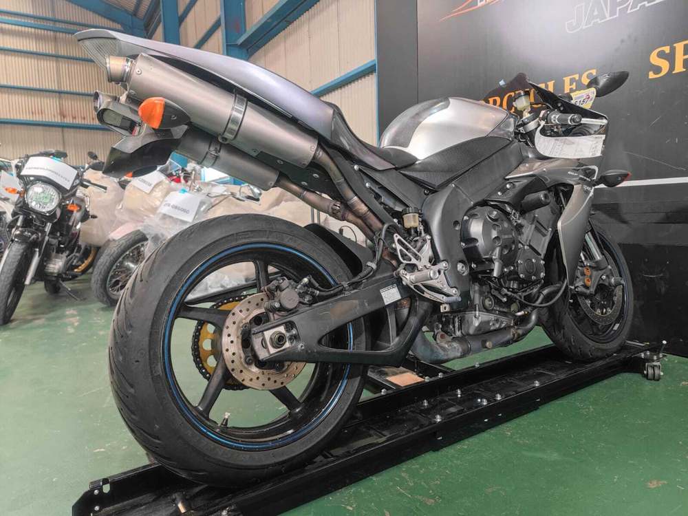 Yamaha YZF-R1 , 2004