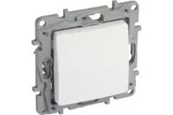 Выключатель Legrand Etika 1-клавишный проходной промежуточный белый 30173