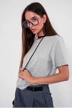 Футболка с вышивкой на груди