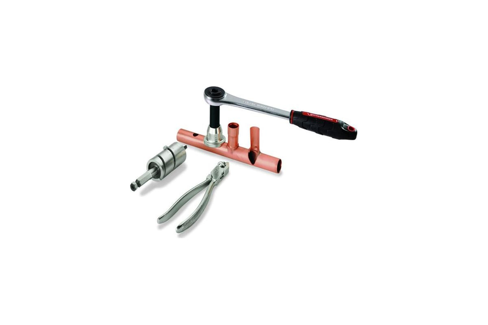 Отбортовщик Rothenberger, к-т в метал.ящике, храповик, спец.сверло и клещи, крюки 1/2"-5/8"-3/4"-7/8''