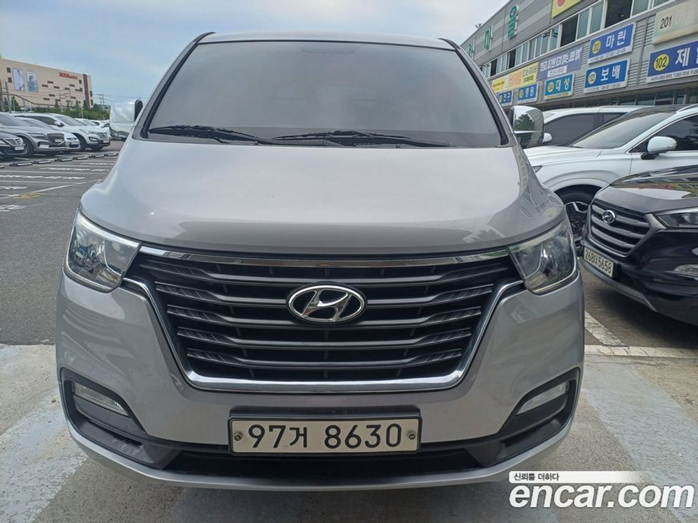 Hyundai The New Grand Starex Van 3-х местный (04.2021)