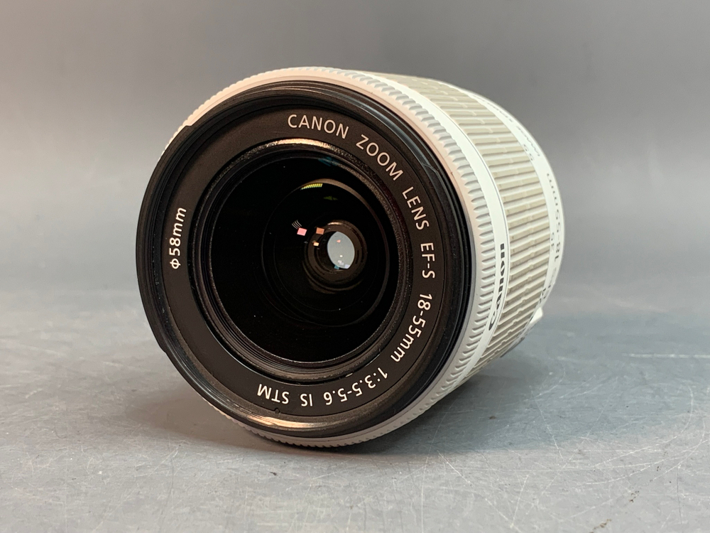 Canon 100D Kit 18-55mm 3.5-5.6 IS STM, 6000 кадров.