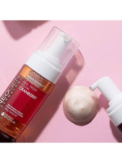 Neogen Dermalogy Real Fresh Foam Cleanser Cranberry витаминная пенка для умывания с ягодами клюквы