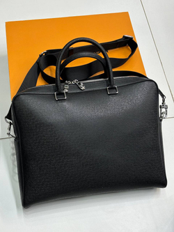 Портфель Louis Vuitton