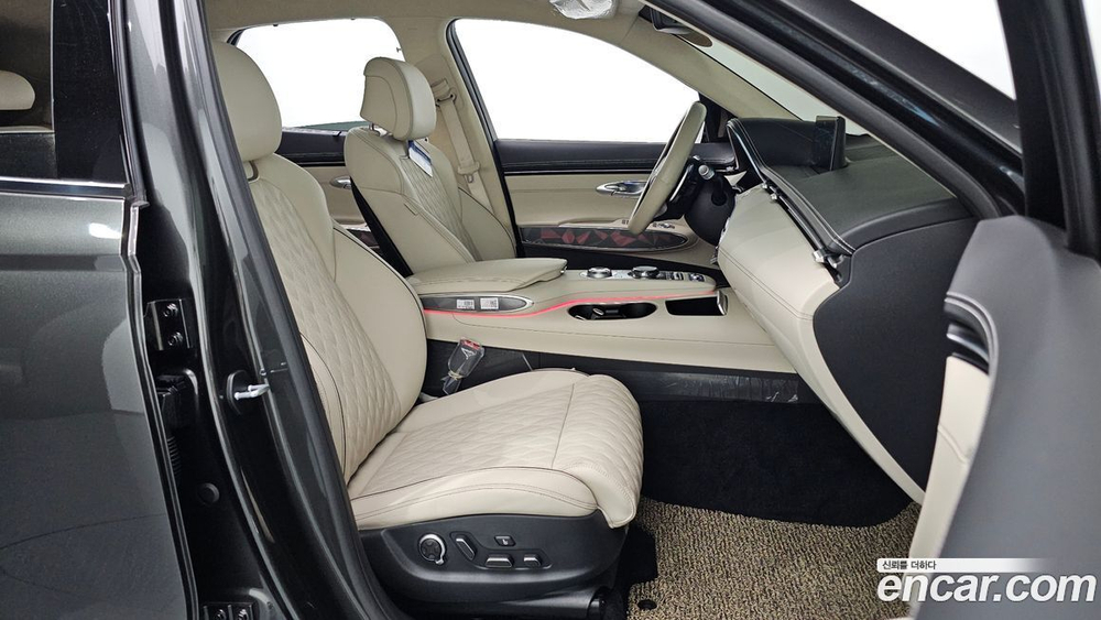 Genesis GV70 2.5T Бензин 2WD (07.2023)