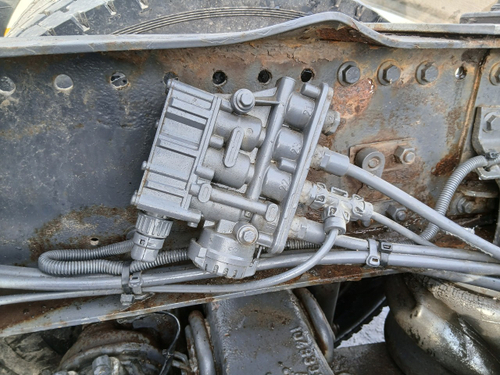 Кран уровня пола главный