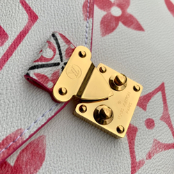 Louis Vuitton Pochette Metis