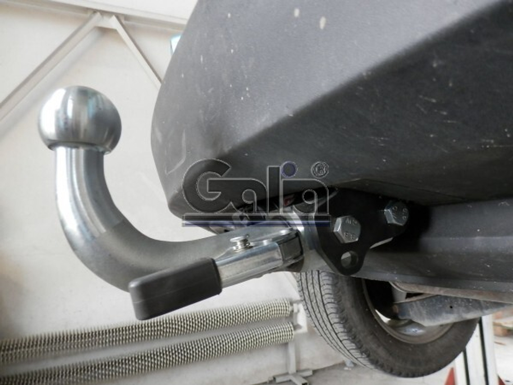 Фаркоп оцинкованный Galia V069A для Volkswagen Tiguan 2007-2016, 2016-, Audi Q3 2011-2018(паспорт и сертификат в комплекте)(без электрики)