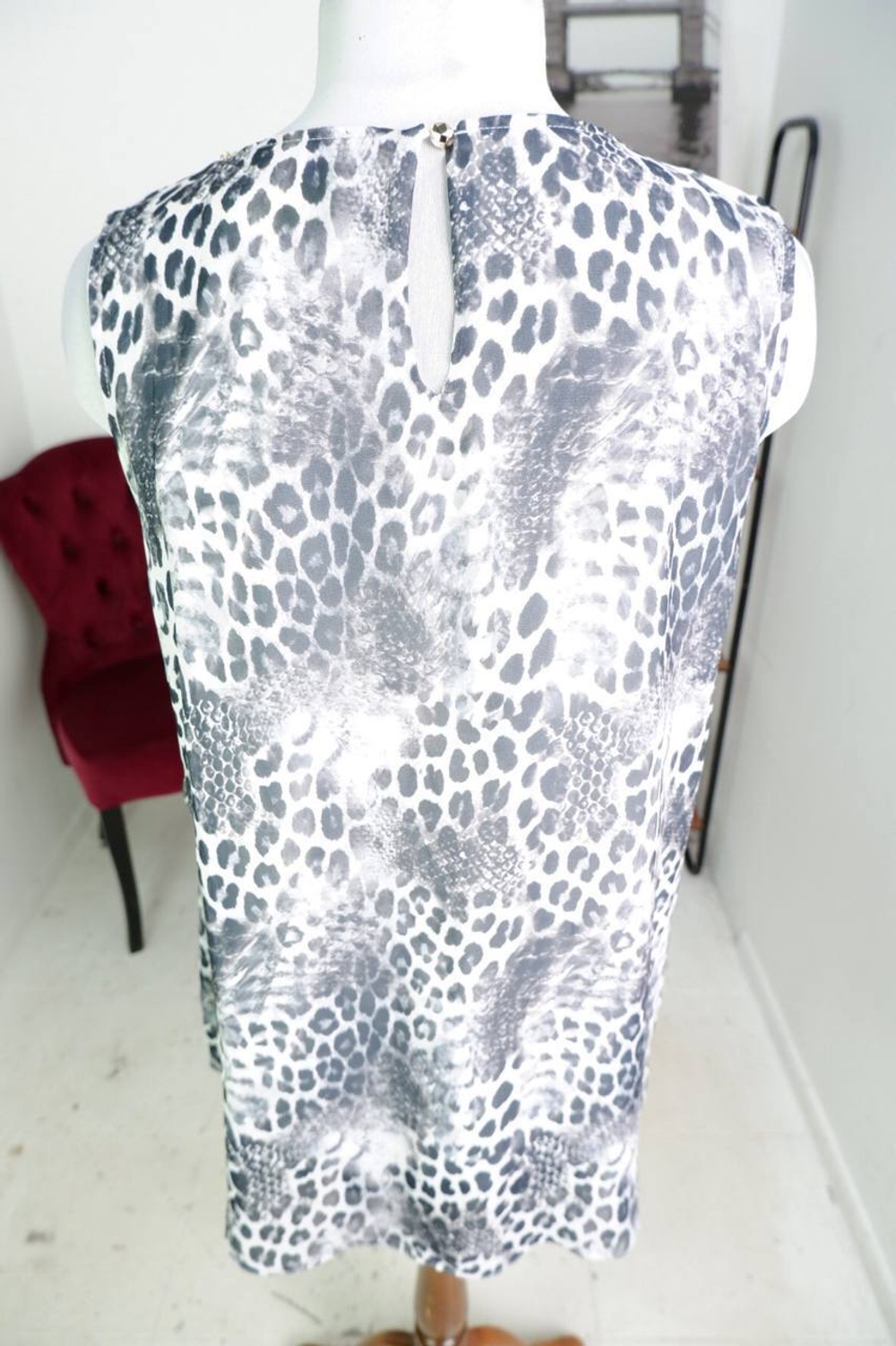 Топ для стильного акцента, маркировка L, визуально на 48 размер