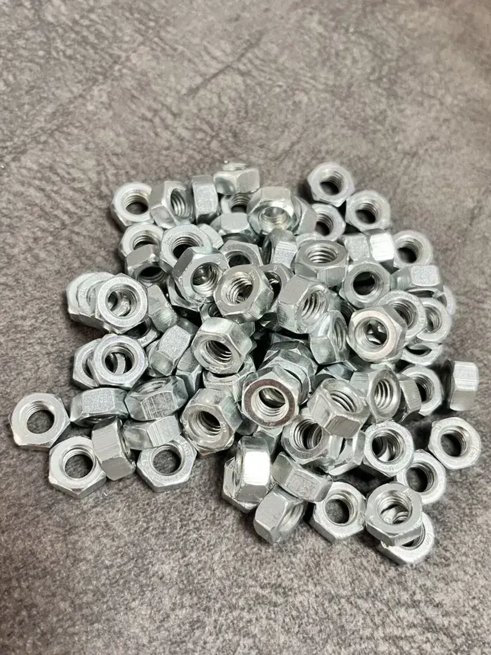 Гайка М6 шестигранная оцинкованная - 100 штук