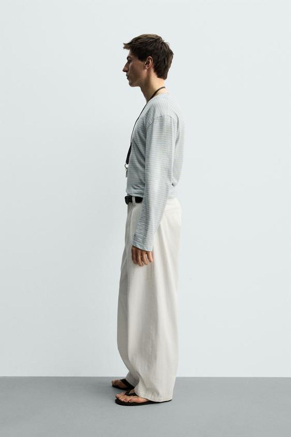 ZARA ДЖИНСЫ ЧИНОС BARREL FIT СО СКЛАДКАМИ, БЕЛЫЙ