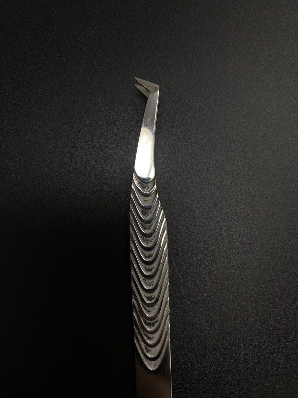 Пинцет Lashexpress De Luxe Мини-топорик серебро c лазерным напылением