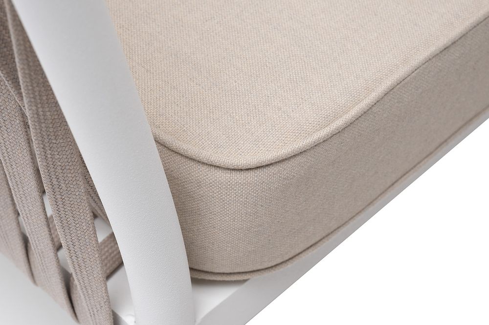 "Касабланка" кресло плетеное из роупа, каркас алюминий белый муар, роуп бежевый 20мм, ткань бежевая 15052