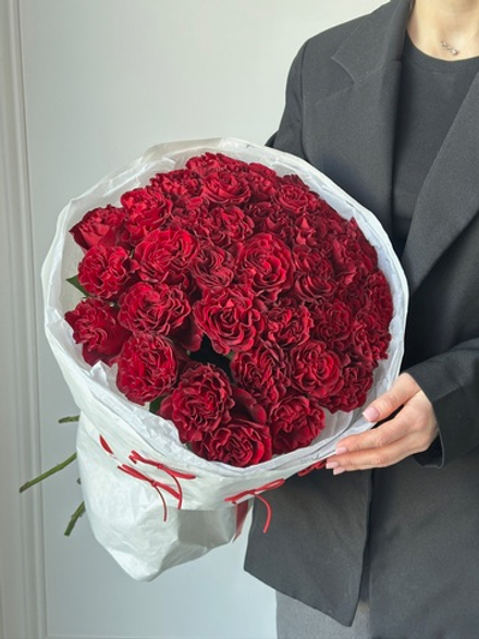 Моно букет из пионовидной розы ХЕРТС 35 шт