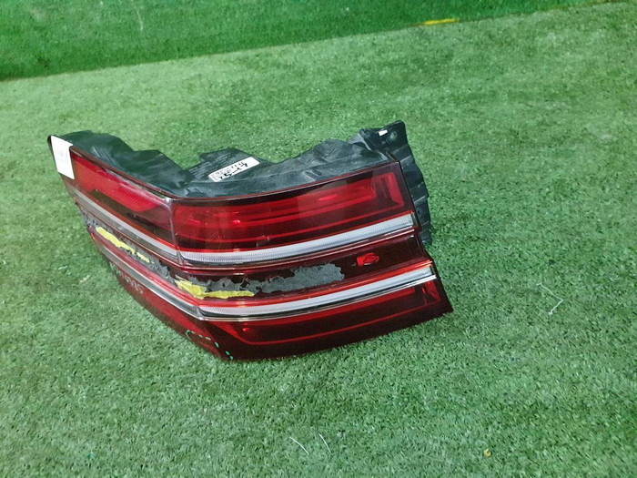 Фонарь левый внешний Genesis GV80 (2020-2023)