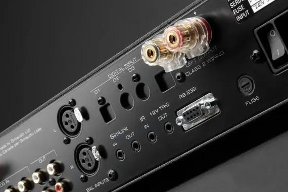 Moon by Simaudio 340i X 2-tone