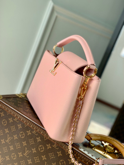Louis Vuitton Capucines MM