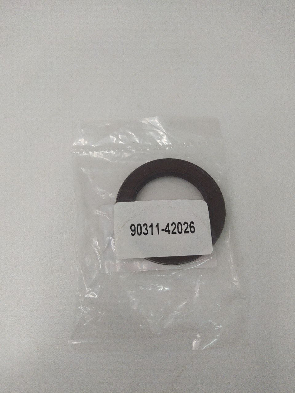 Сальник коленвала передний 90311 -42026 Toyota Camry, Corolla, Estima